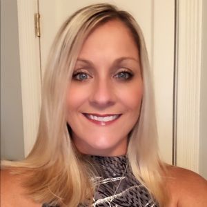 Meet your Posher, Elisa